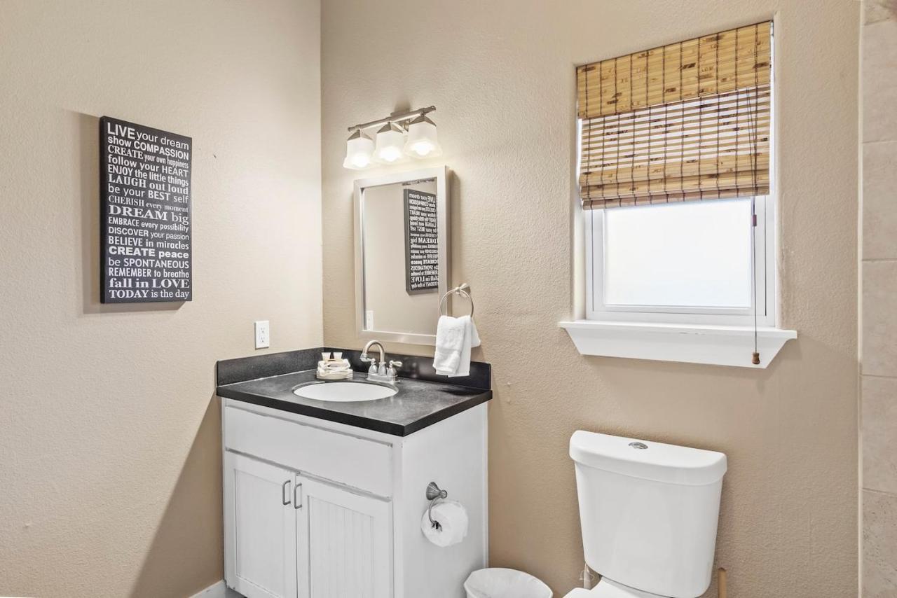 New 5 Bdrm W/Pool, Observation Deck Walk To Beach! Port Aransas Exterior photo
