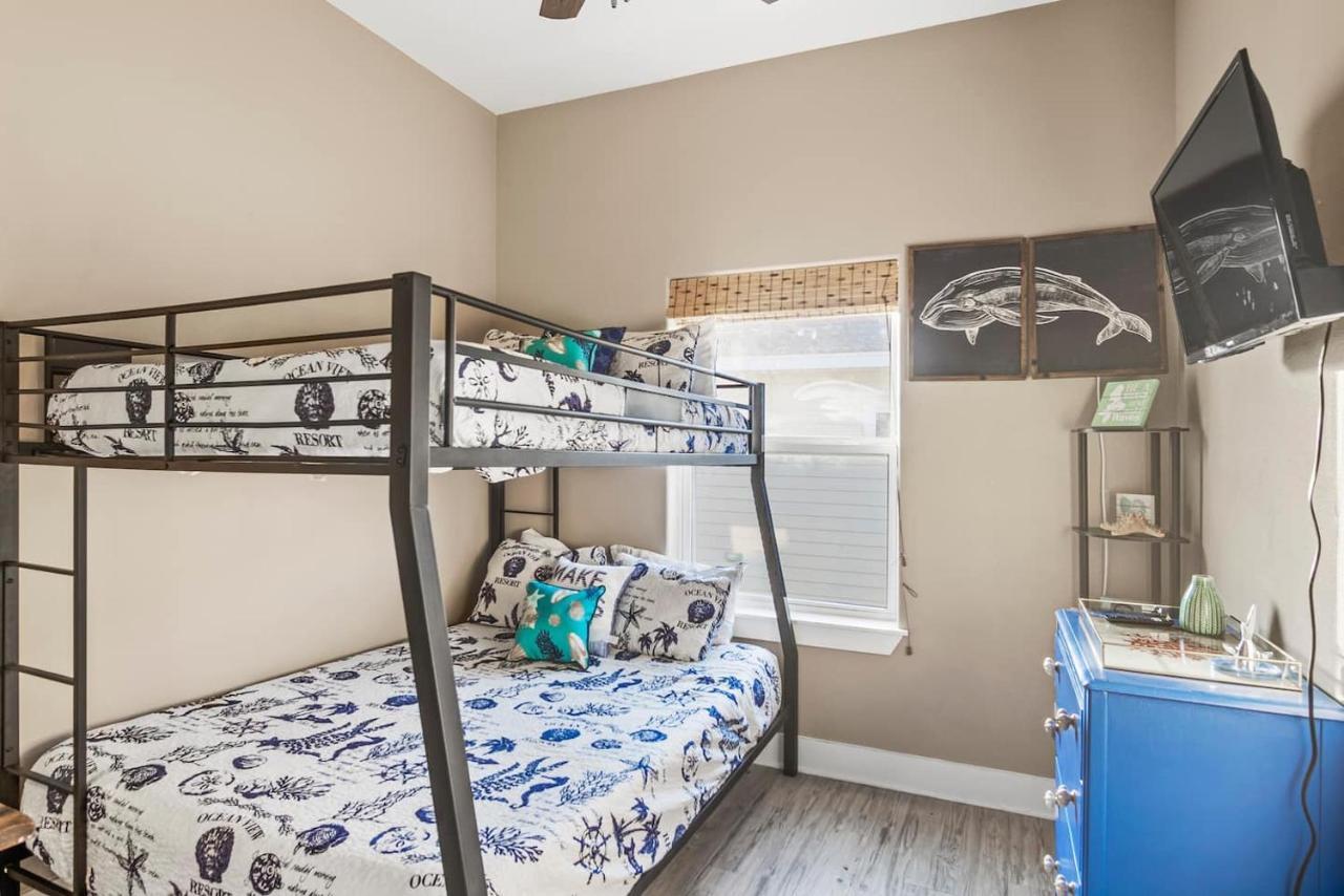 New 5 Bdrm W/Pool, Observation Deck Walk To Beach! Port Aransas Exterior photo